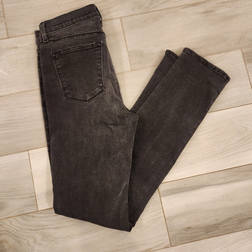 J Brand Womens jeans - size 28